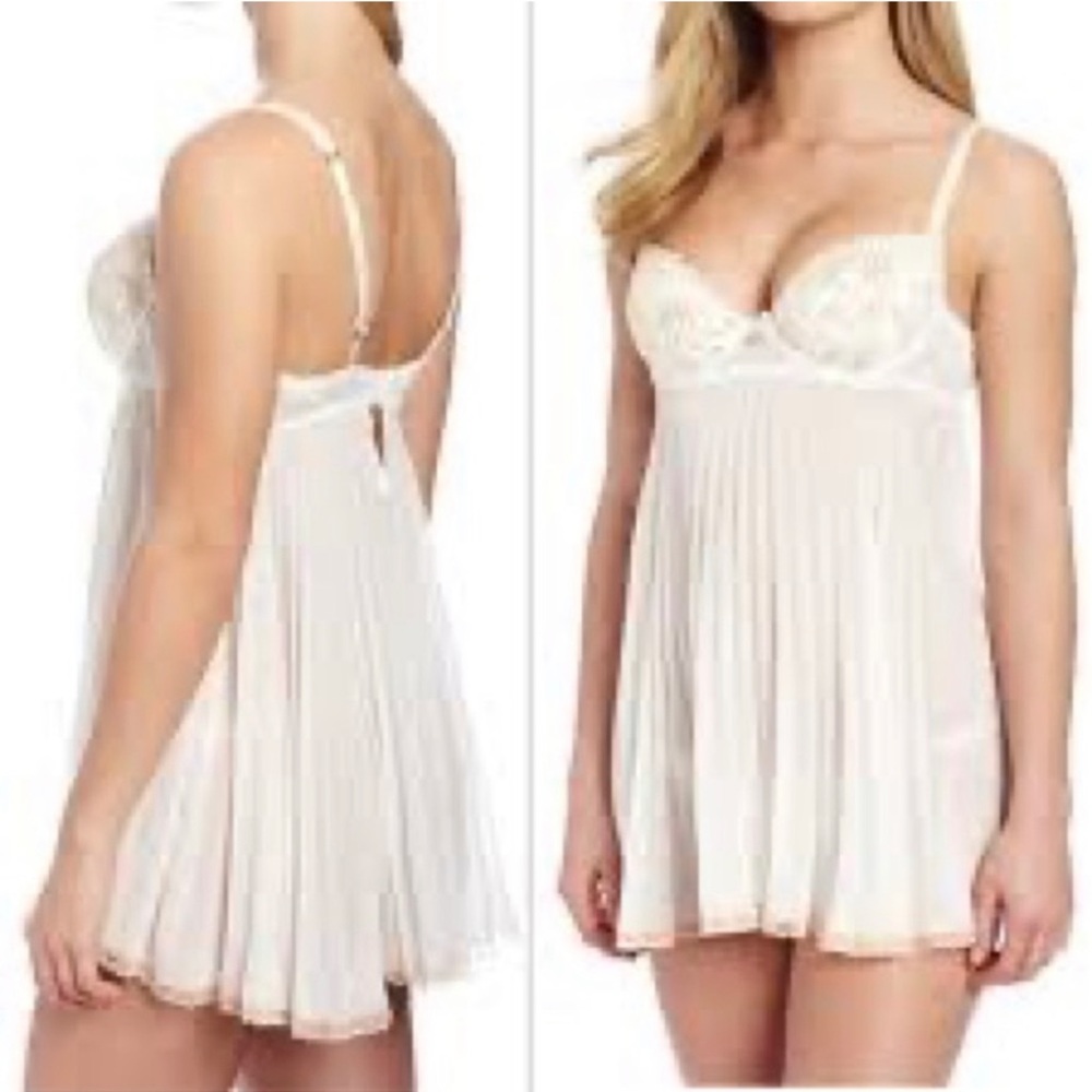 Cinema toile seductive wear chiffon and lace chemise brand new never used w tags
